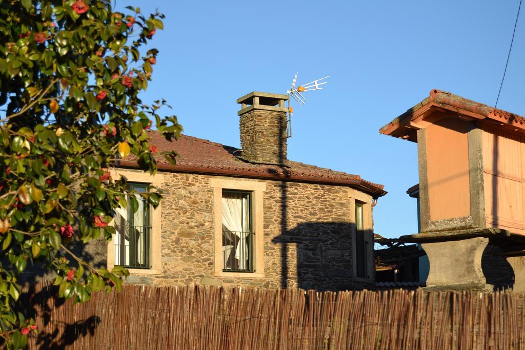 Vila Peregrina Castaneda  Exterior photo